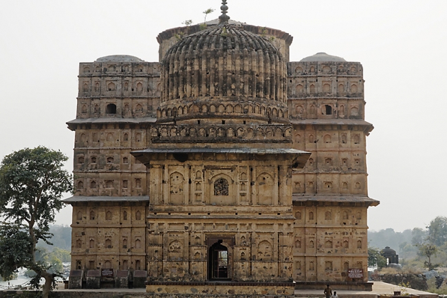 Orchha-Temples et cénotaphes-035